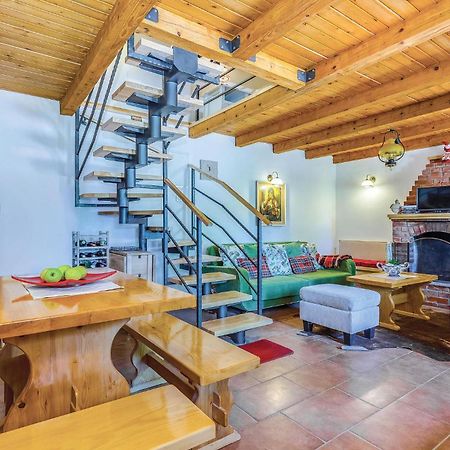 Stunning Home In Bribir With Kitchen Bagian luar foto